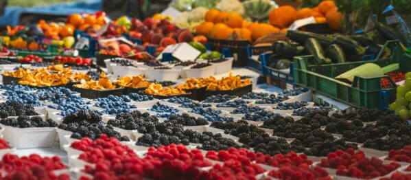 “Alimentos naturales para mejorar la microbiota intestinal y la digestión.”