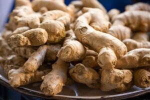Alimentos antiinflamatorios que ayudan a reducir la hinchazón abdominal.